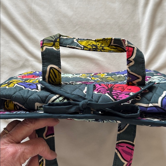 Vera Bradley toiletry bag - Picture 3 of 9